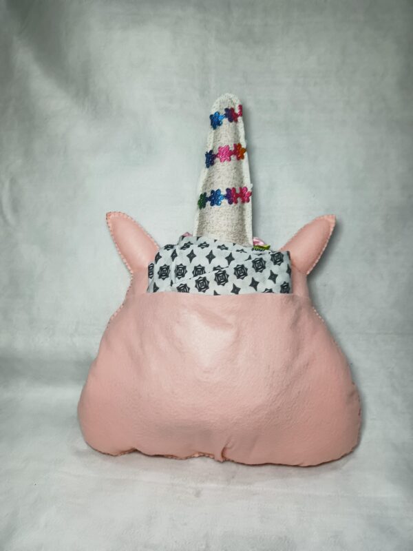 almofada porta pijama unicornio