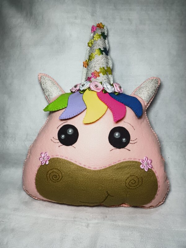 almofada porta pijama unicornio