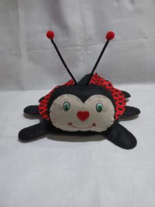 almofada porta pijama joaninha